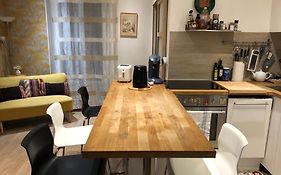47M2 Calme Au Coeur De Paris